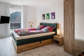 1 quarto, escrivaninha, ferros/tábuas de passar roupa, Wi-Fi de cortesia