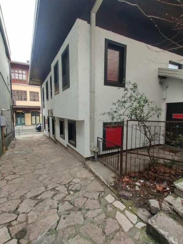 ด้านหน้าที่พัก