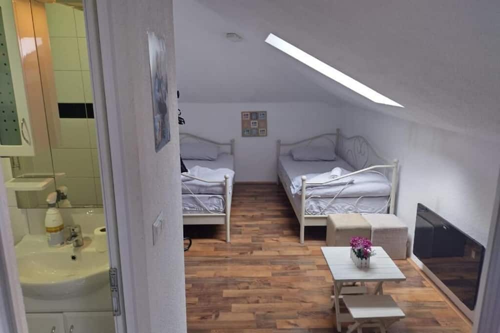 Rooms Center Ensuite