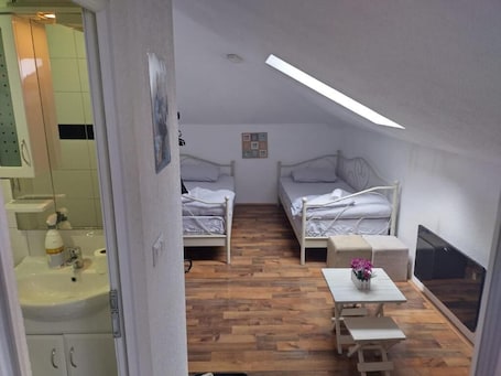 Classic Room, Courtyard View | Free WiFi