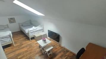 Klassieke kamer, uitzicht op de binnenplaats | Woonruimte