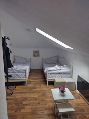 Classic Room, Courtyard View | Free WiFi - Rooms Center Ensuite (Sarajevo)