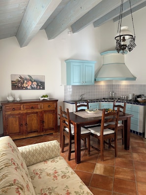 Standard Condo, Garden View | Private kitchen