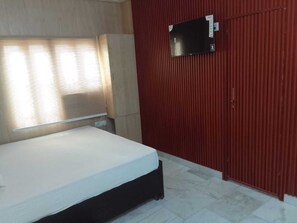 Standard Room, City View | Desk, wheelchair access - Banaras Home Stay By GRB (Varanasi)
