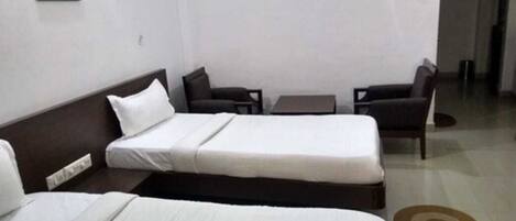 Standard Room, City View | 1 bedroom, desk, wheelchair access
