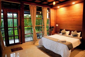 Desk, laptop workspace, soundproofing, iron/ironing board - Ethnic Villa Wayanad (Sulthan Bathery)