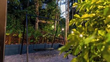 Children’s play area – outdoor