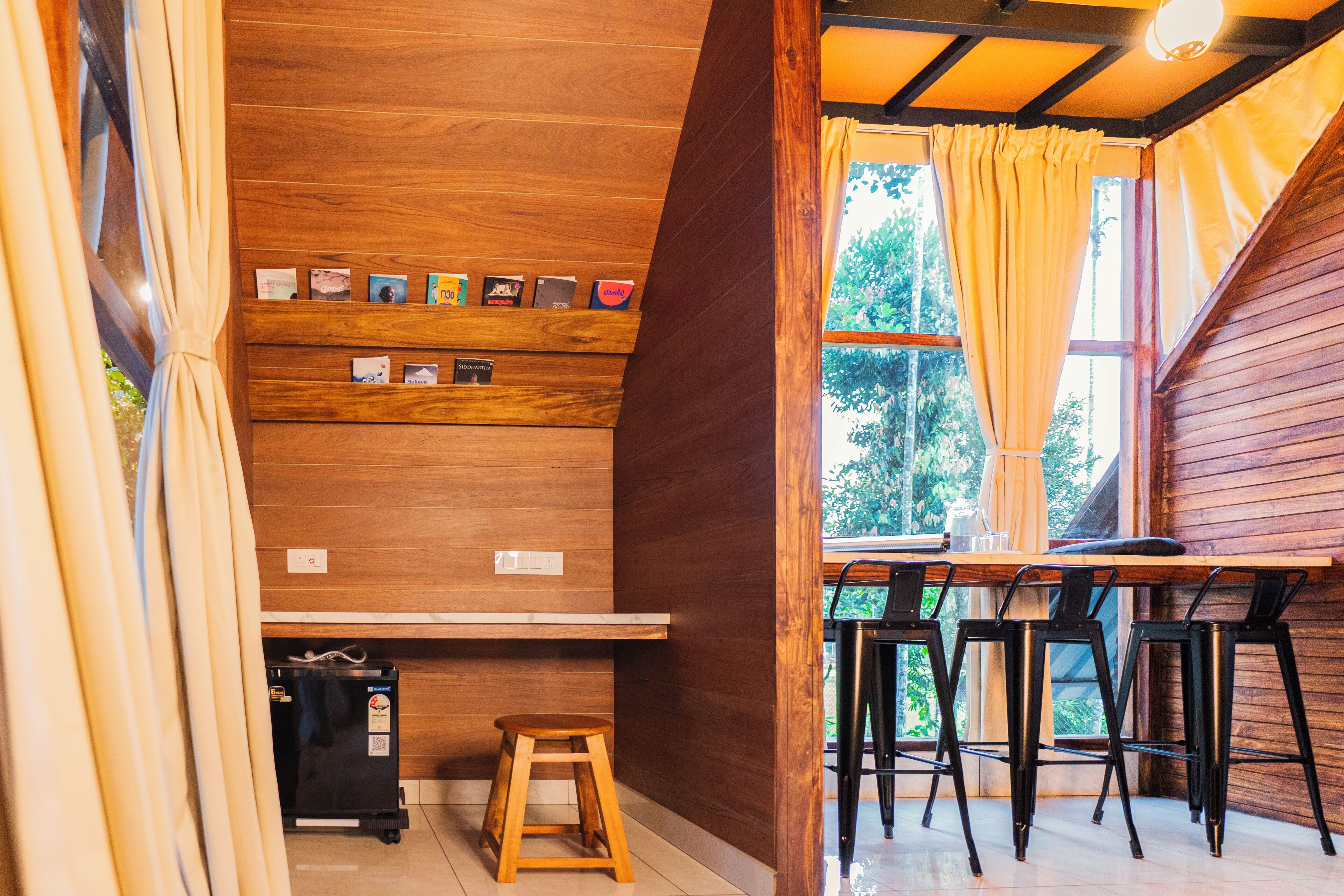 Luxury Villa | Egyptian cotton sheets, premium bedding, down duvets, memory-foam beds