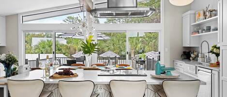 House (5 Bedrooms) | Interior