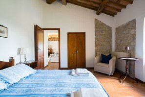 2 室のベッドルーム、アイロン / アイロン台、旅行用ベビーベッド、WiFi (無料)