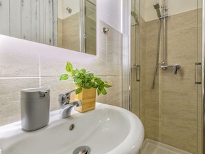 Hair dryer - Nice apartment for 4 guests with A/C, patio and pets allowed (Budoni)
