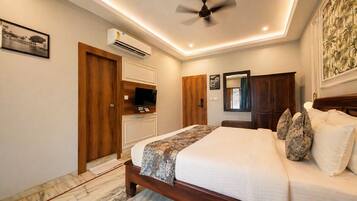 Superior Room | Premium bedding, minibar, desk, free WiFi