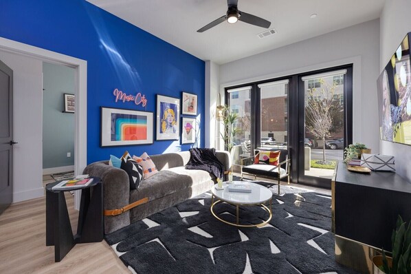 Smart TV, offices