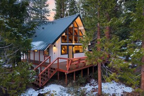 Exterior - Cozy Modern Cabin w/ Sauna & Fireplace | 5 Mins to Lake | Peaceful Tahoe Retreat (Carnelian Bay)