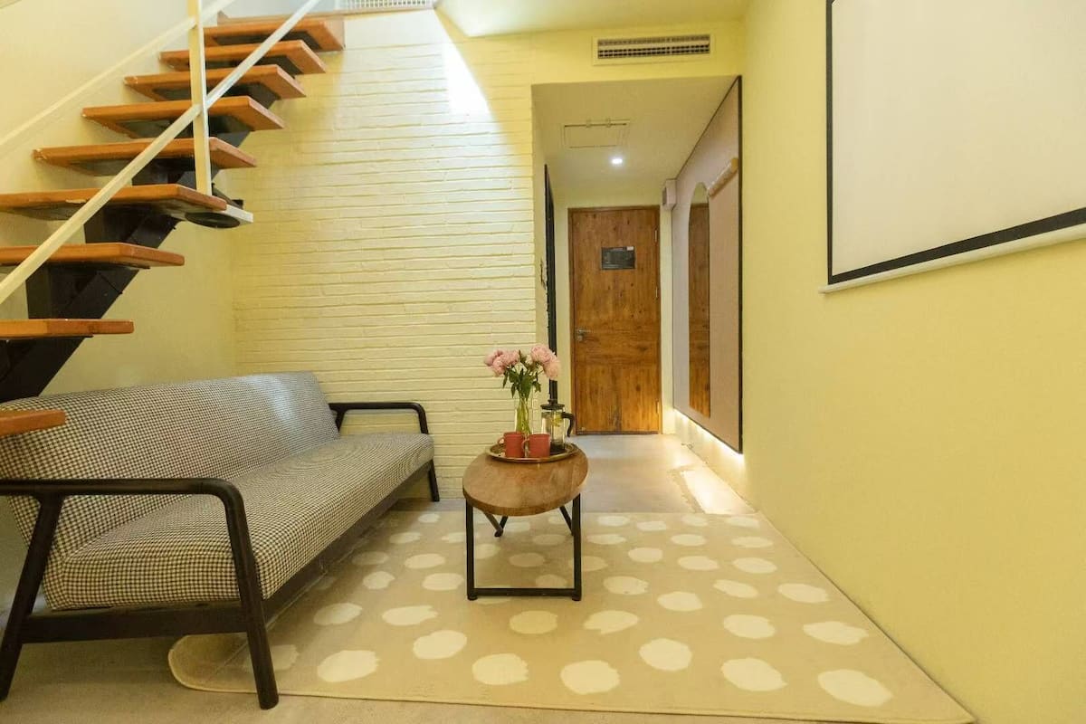 Habitación Confort doble, no fumadores | Espacio para trabajar con un portátil y cortinas opacas