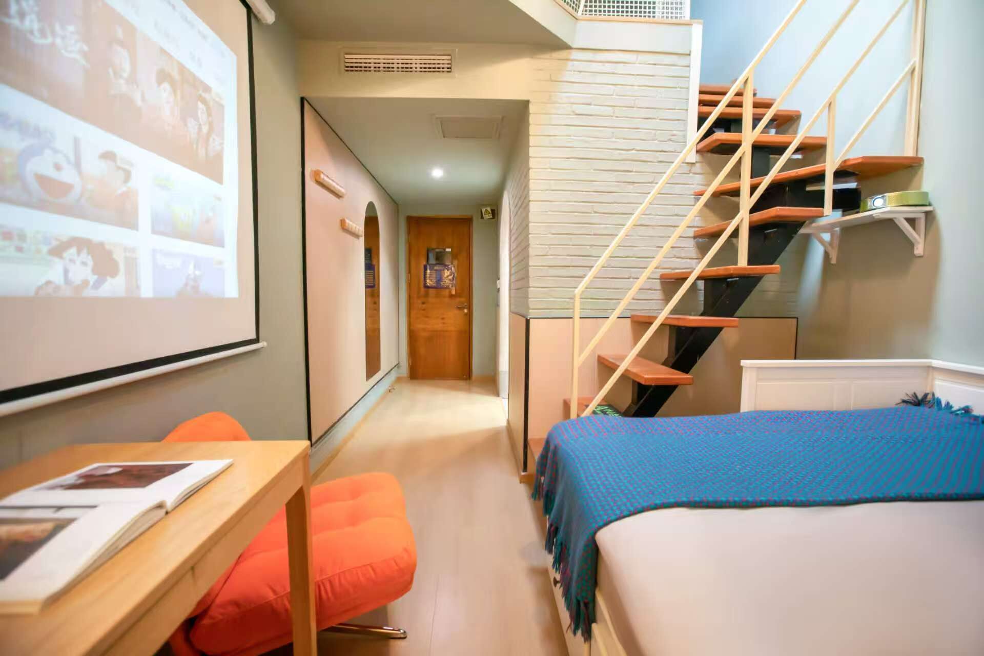 Chambre Quadruple Familiale, non-fumeurs | Espace de travail pour ordinateur portable, rideaux occultants