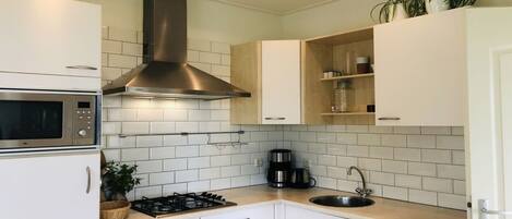 Fridge, oven, dishwasher