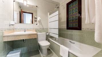 Apartment | Bathroom | Towels