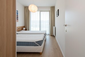 2 bedrooms, iron/ironing board, free WiFi