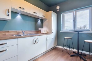 Fridge, microwave, oven, stovetop - The Capercaillie, Inverness (Inverness)