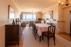 Dining - Apartment on Seafront near Casino (OSTEND)