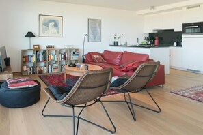Smart TV - Apartment in Oostende near Beach & Dunes (OSTEND)