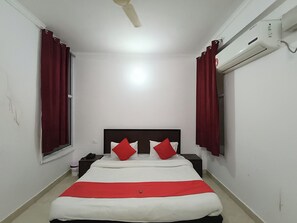 Deluxe Double Room, Mountain View | Free WiFi - Hotel Shivaay And Restaurant (Rishikesh)