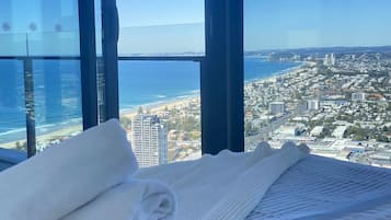 Habitación superior con 2 camas individuales, vistas al mar | Sistema de insonorización y wifi gratis