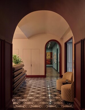 Unclassified image, 2 of 27, button - Citizen House (Oklahoma City)