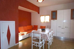 Dining - Holiday Home in Porto Santa Margherita Beach (Porto Santa Margherita (VE))
