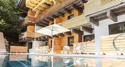 Penthouse in Saalbach near ski area