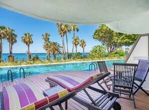 Swim Up Room | Sängtillbehör av högsta kvalitet och gratis produkter i minibar
