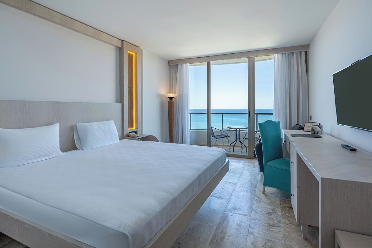 Standard Sea View | Premium bedding, free minibar, individually decorated, laptop workspace