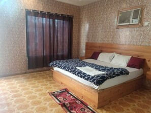 奢华客房 | 免费 WiFi、床单