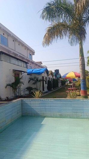 2 piscinas cubiertas