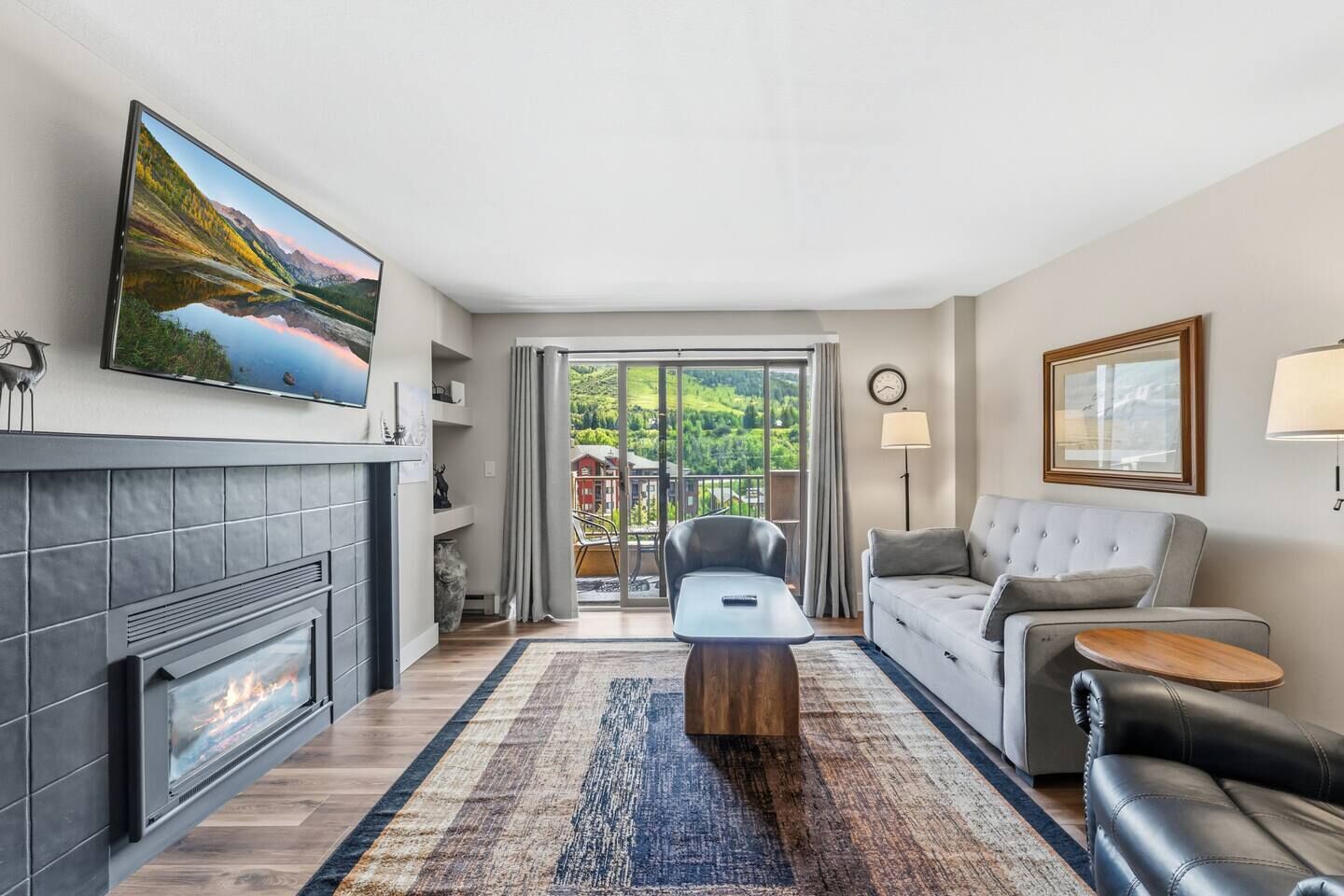 Smart TV, fireplace, offices