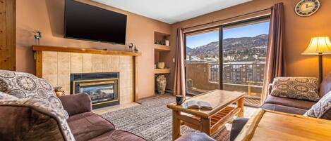 Smart TV, fireplace, offices