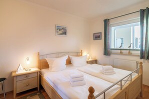 1 Schlafzimmer, Reisekinderbett, kostenloses WLAN, Bettwäsche