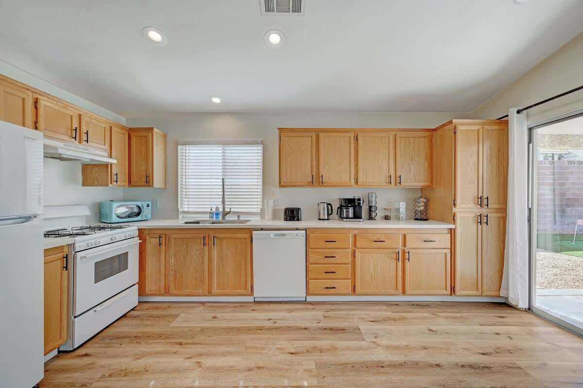 Microwave, oven, stovetop, dishwasher