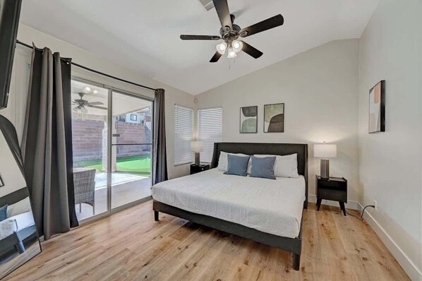 5 bedrooms, travel crib, WiFi, bed sheets