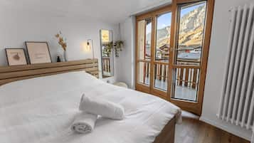 BĂŒgeleisen/BĂŒgelbrett, kostenloses WLAN, BettwĂ€sche