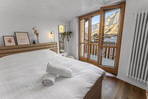 Een strijkplank/strijkijzer, gratis wifi, beddengoed