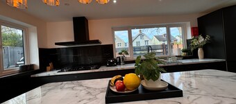 Luxury Waterlooville Villa With 7 Bedrooms