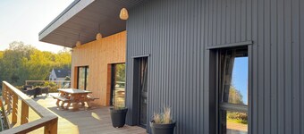 Maison avec piscine intérieure au pied du lac de Guerlédan 