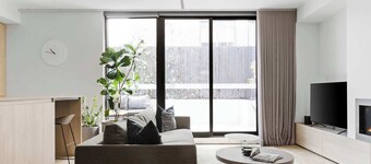 A Lux 3BR Townhouse in South Yarra, FREE Parking