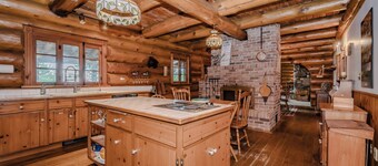 Timber Shores - 4000 sq ft waterfront dream cabin