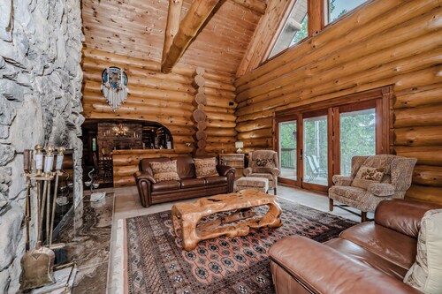 Timber Shores - 4000 sq ft waterfront dream cabin