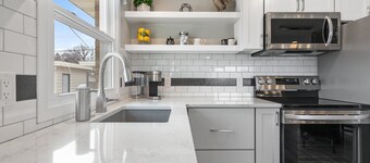 1214-1216 Lambeau Luxe