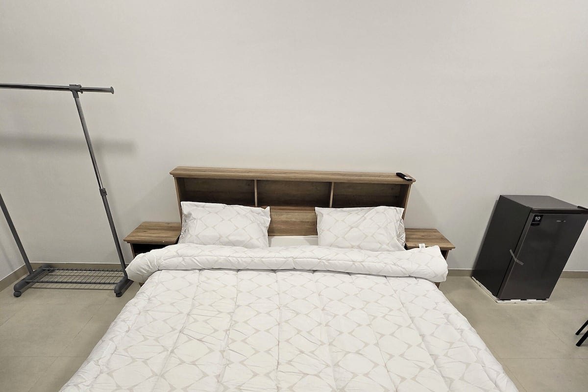 Desk, laptop workspace, iron/ironing board, rollaway beds