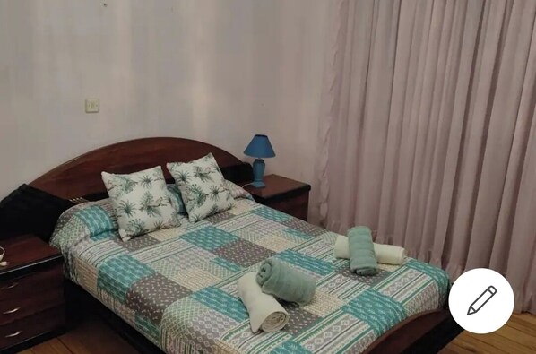 2 dormitorios, tabla de planchar con plancha, wifi y ropa de cama